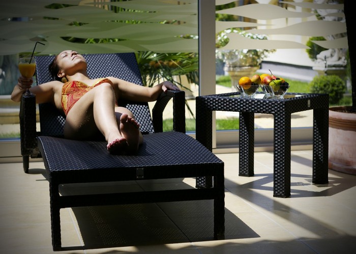 Napozás a Xavin Hotel wellness részlegében