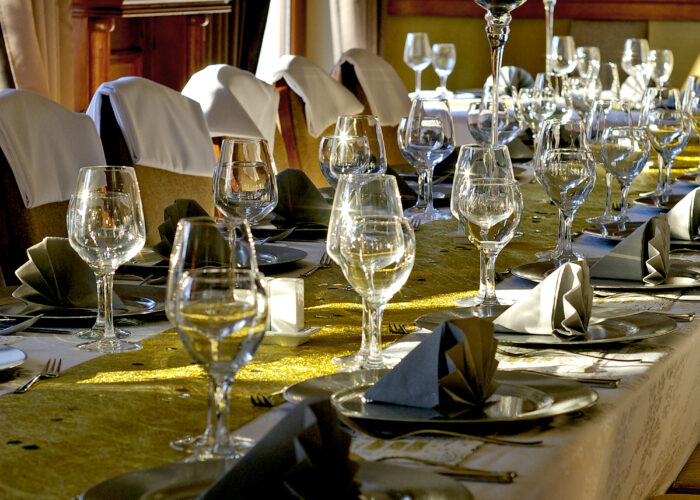 Xavin Hotel Harkány, szilveszteri rendezvény és csomagajánlat, szépen megterített asztal