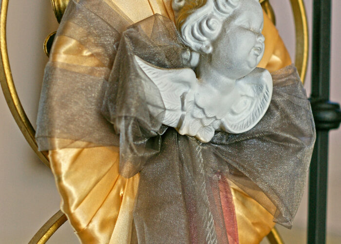 Xavin Hotel Harkány, szilveszteri rendezvény és csomagajánlat, angyalkás dekor a korláton