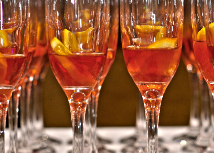 Xavin Hotel Harkány, szilveszteri rendezvény és csomagajánlat, üdvözlő italok sorakoznak