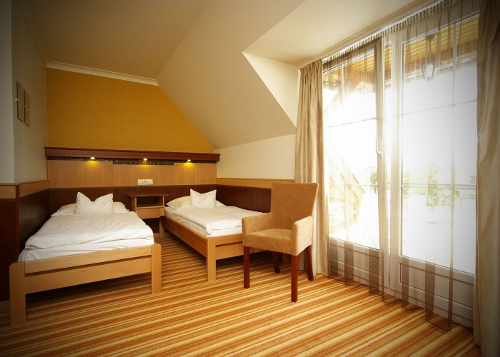 Standard double room with separate beds