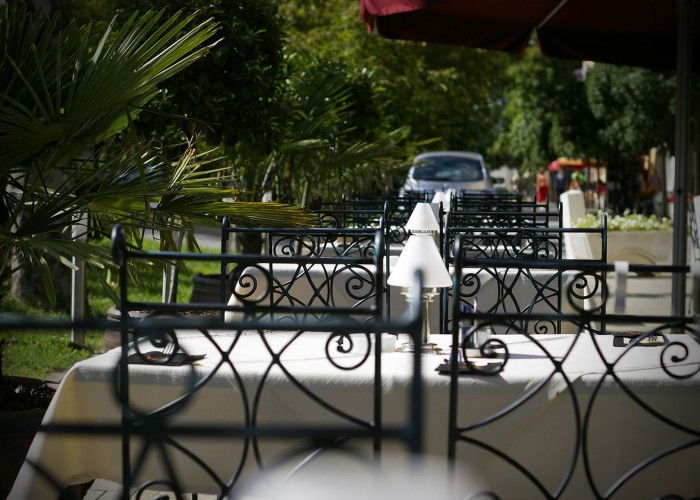 Éttermünk kerthelyisége - székek