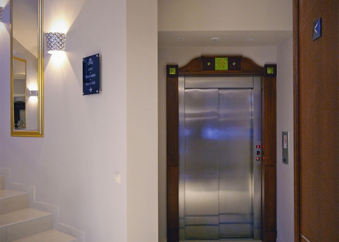 A Xavin Hotel Harkány korszerű és kényelmes liftje
