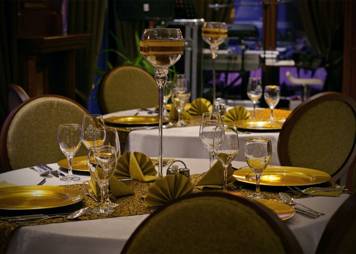 Arany árnyalatba burkolt elegancia a Xavin Hotel éttermében