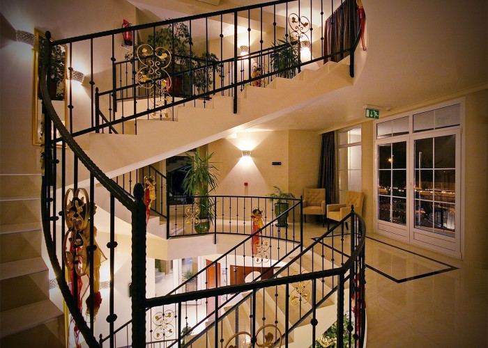 Látkép a szálloda első emeletén