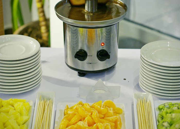 Csokoládé szökőkút az étteremben