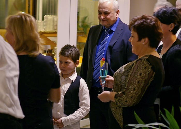 A vendégek fogadása üdvözlő koktéllal a szálloda éttermében