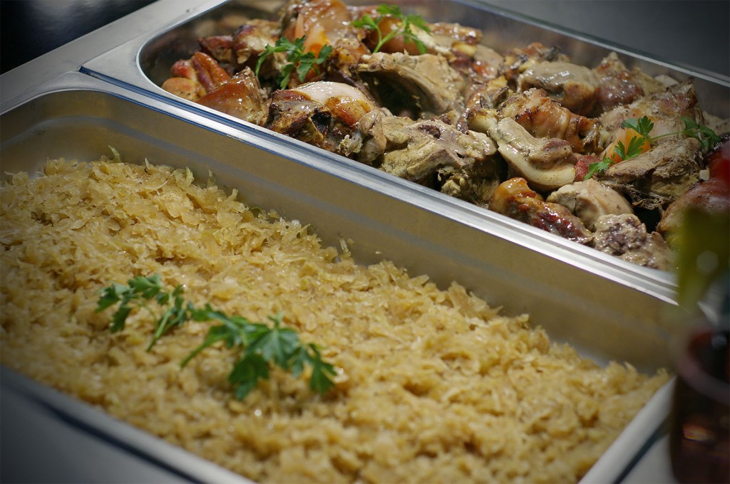 Sörrel locsolt malacsült, pezsgős káposzta