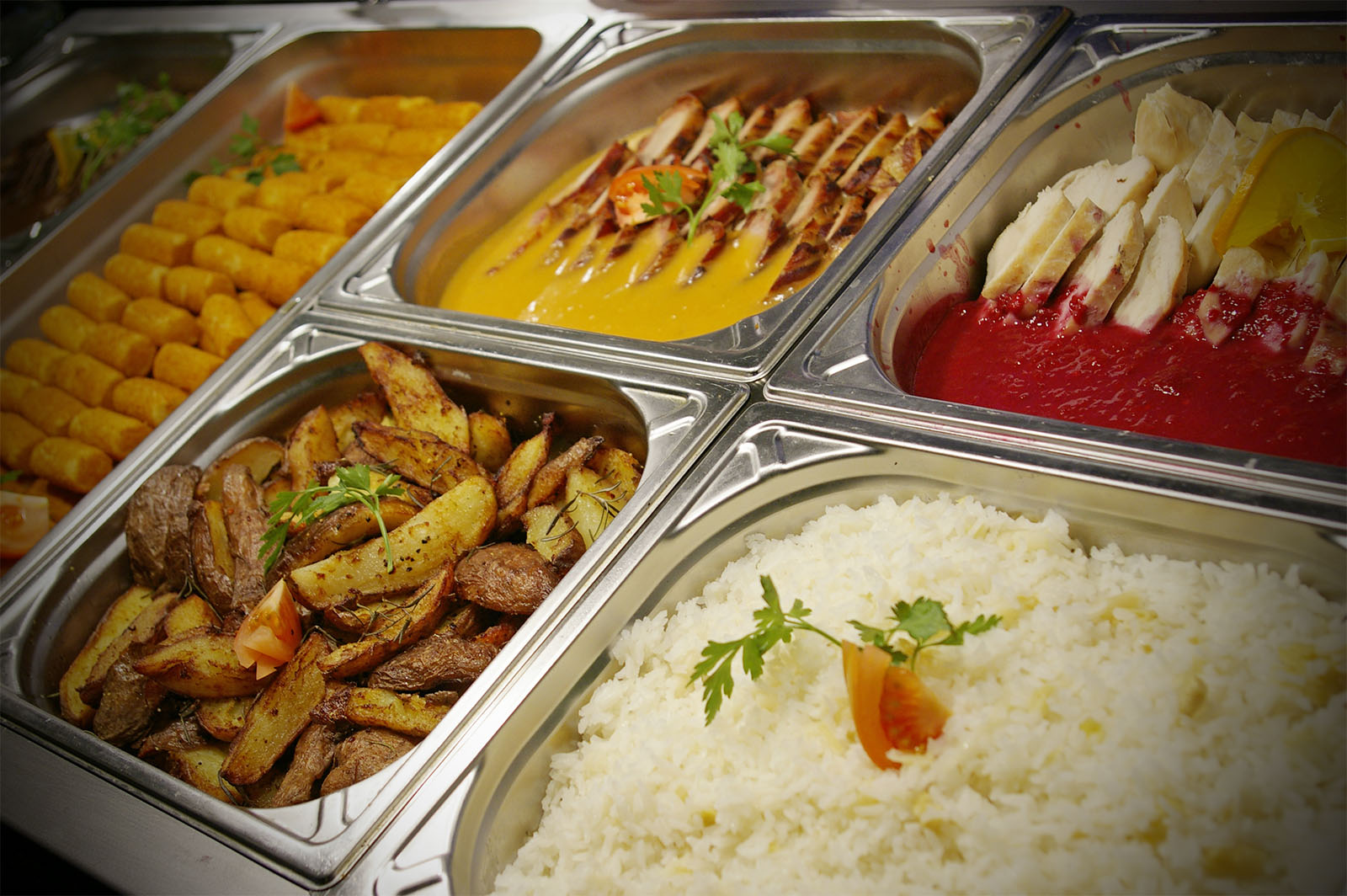 Svédasztal a Xavin Hotel éttermében