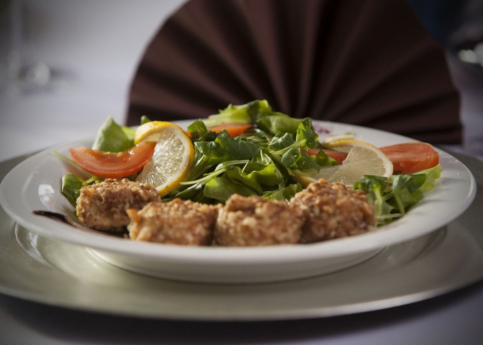 Remek fogások és saláták a remek villányi borok vonzásában