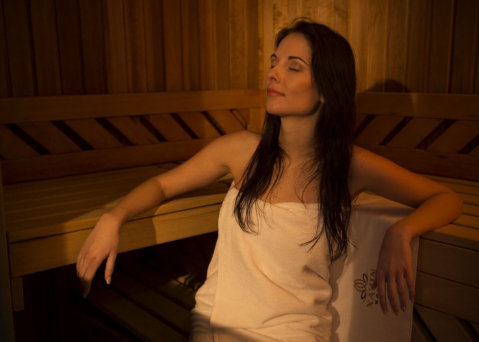 Fényterápia és finn-szauna a hotel szolgáltatásai között