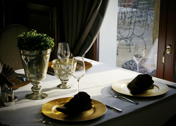 A harkányi Olíva étterem egy előkészített asztala