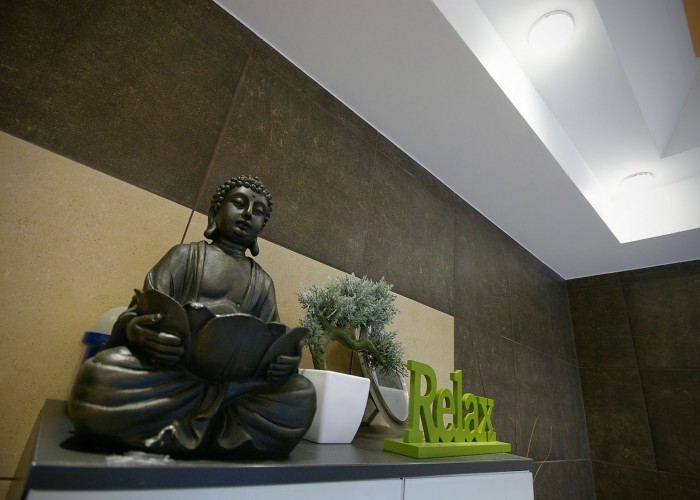 A szálloda masszázs szobája, Buddha szobor