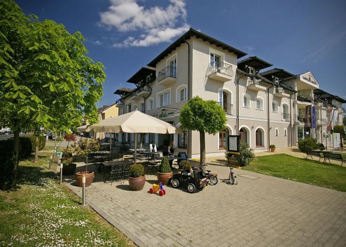 Szállodánk - Mediterrán kerthelyiség és szálloda