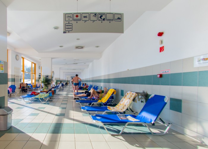 Harkányi Gyógy- és Strandfürdő, nyugágyak