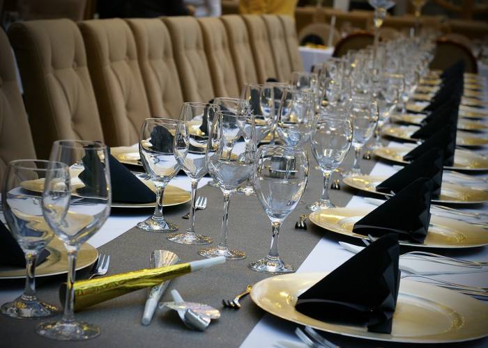 Szilveszter - megterített asztal a télikertben