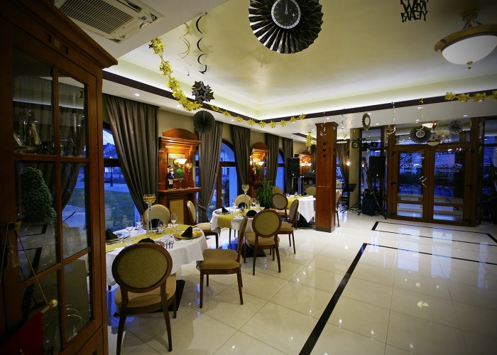 Szilveszter - az étterem feldíszítve várja a vendégeket