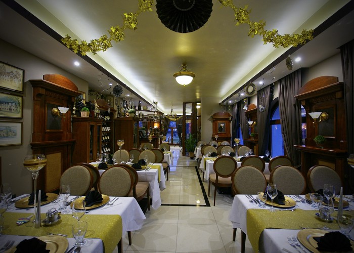 Szilveszter - az étterem feldíszítve várja a vendégeket