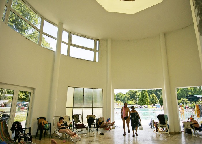 Harkányi Gyógy- és Strandfürdő, bejárat belső tere