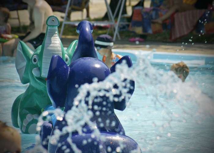 Strand, gyermekmedence játékok