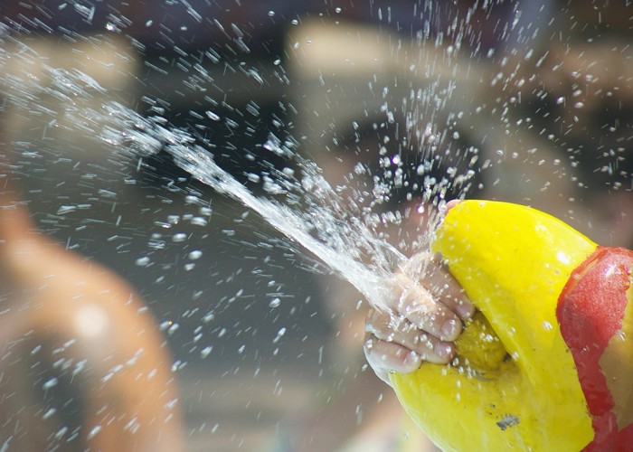 Strand, játék a vízzel