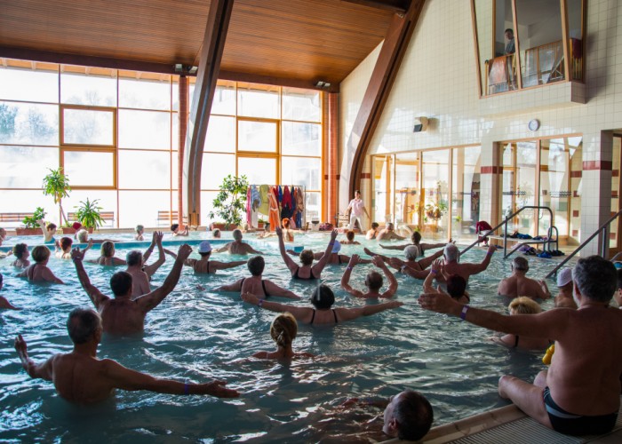 Harkányi Gyógy- és Strandfürdő, csoportos torna