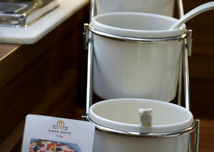 3-féle müzli kínálat a Xavin Hotel Wellness reggelizőasztalán Harkányban