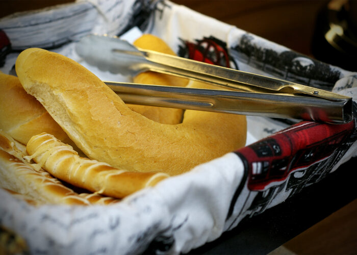 Xavin Hotel Wellness Harkány, kifli kínálat a reggelizőasztalon