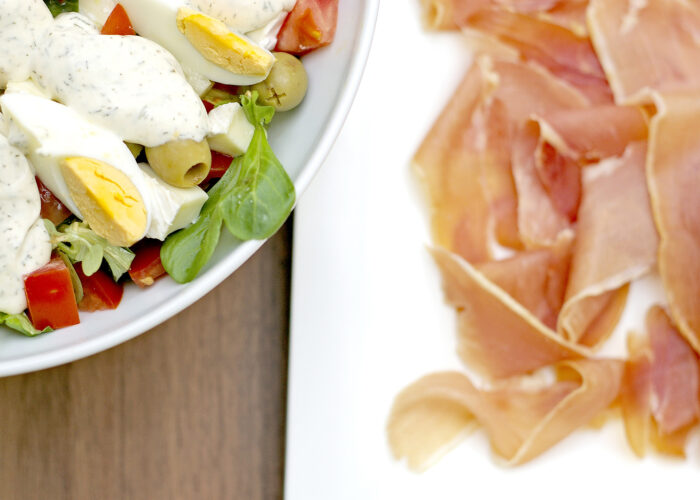 Jamon Serrano sonka és Xavin saláta kompozíció - Xavin Hotel Harkány