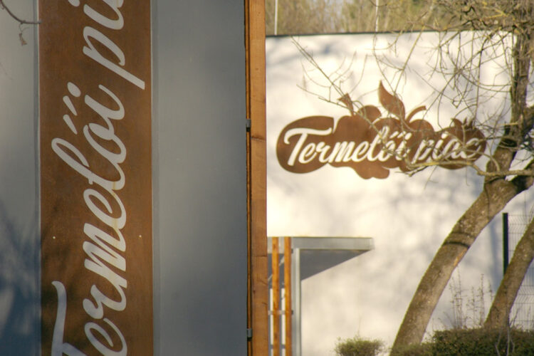 A megújult termelői piac Harkányban