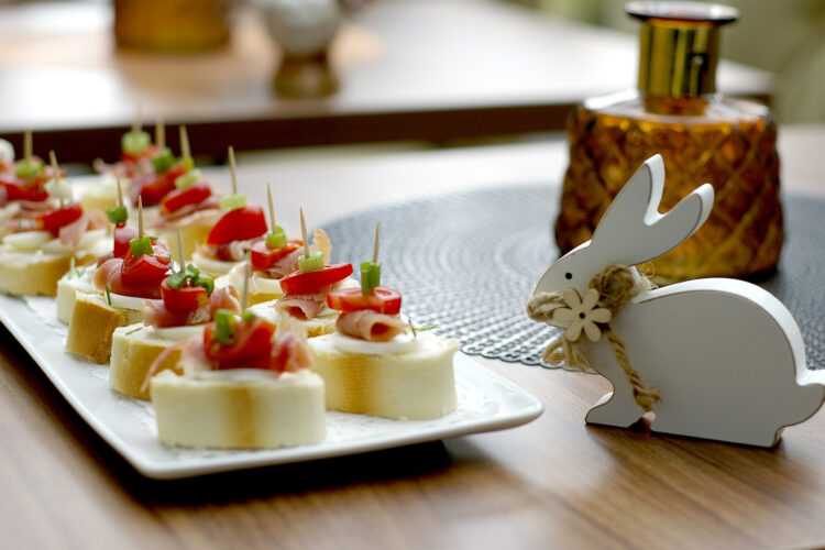 Xavin Snack and Champagne Party - sonkás - paradicsomos falatkák húsvétra
