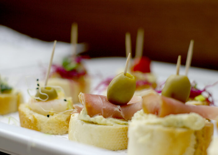 Xavin Snack and Champagne Party - falatkák oliva bogyóval