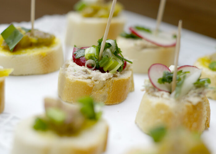 Xavin Snack and Champagne Party - falatkák zöldhagymával