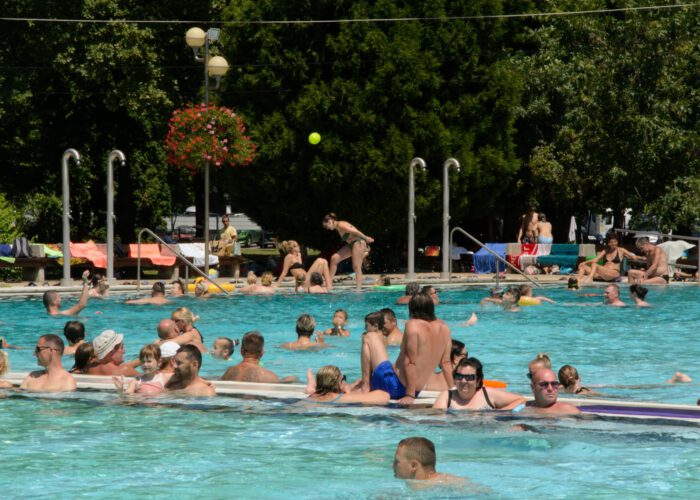 Harkányi strand lepke medence