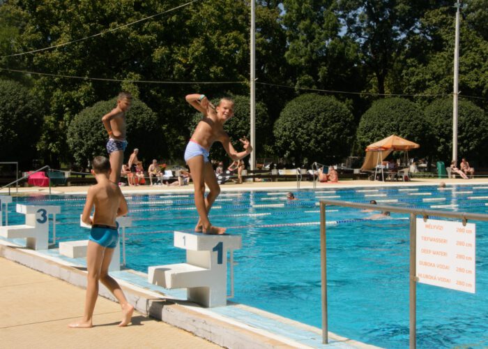 Harkányi Strand sportmedence és az ugrálás! :)