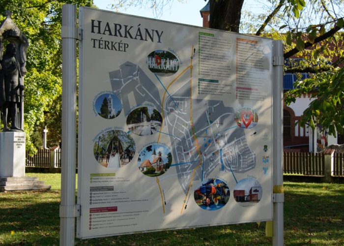 Harkányi információs tábla