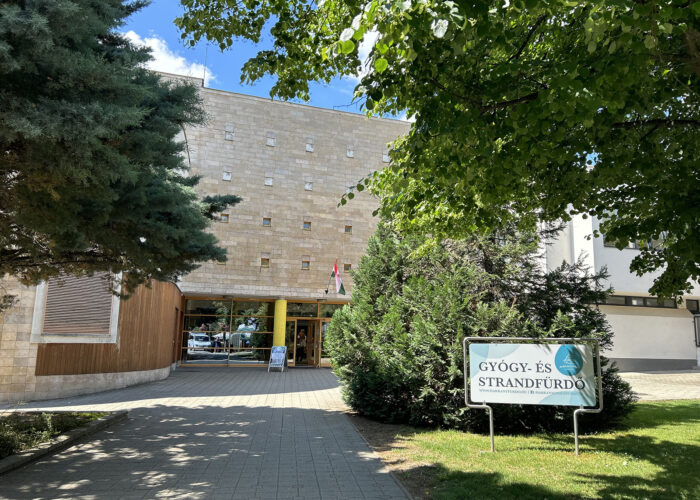 Harkány, Gyógyfürdő bejárata, 2024