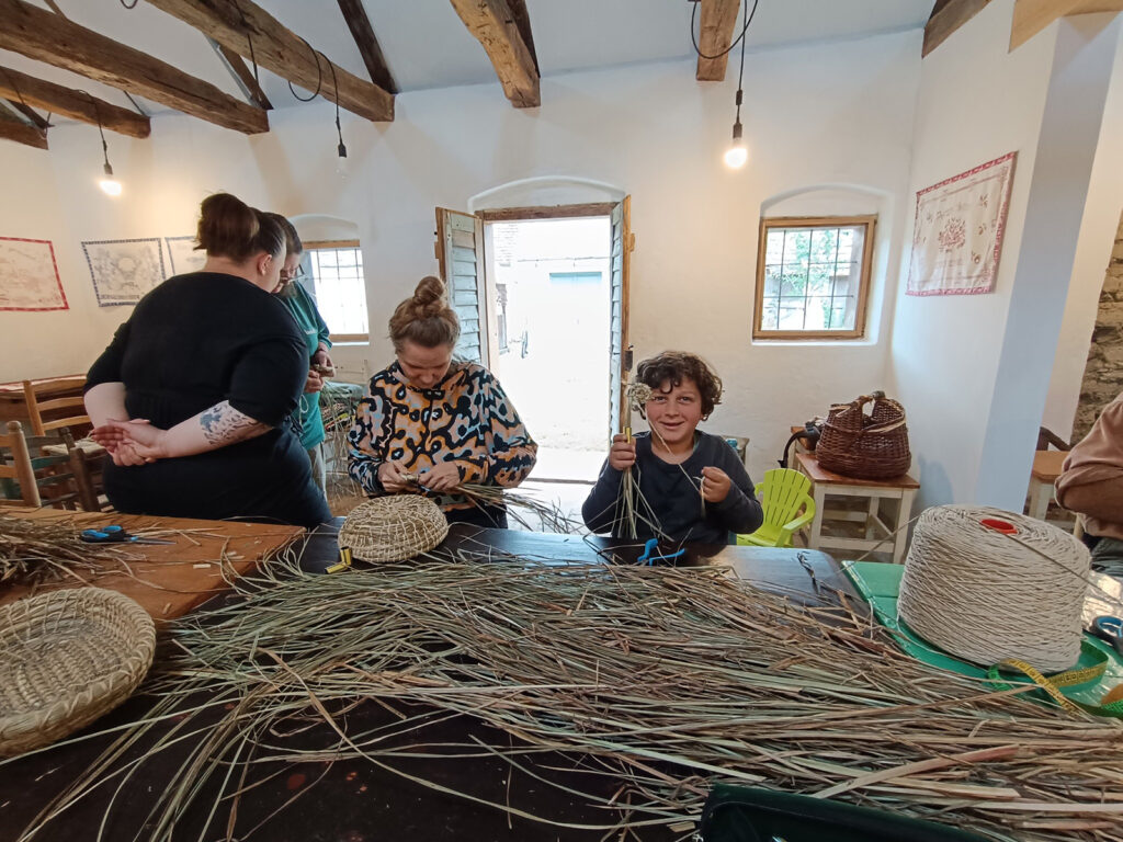 Szakajtó, kiskosár workshop, Szaporcai Cifraház, 2024