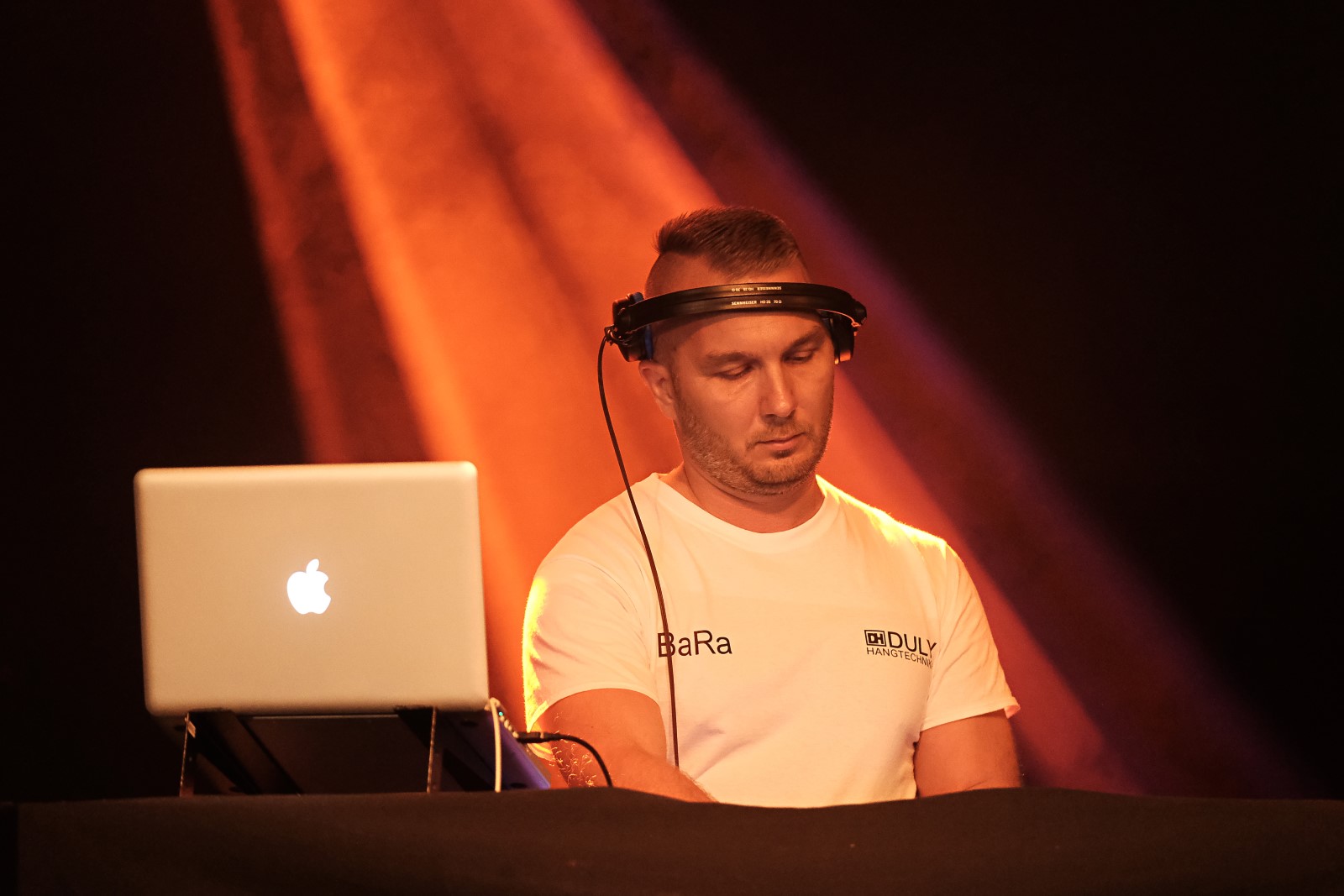 Harkányi Standfürdő, éjszakai fürdőzés, DJ