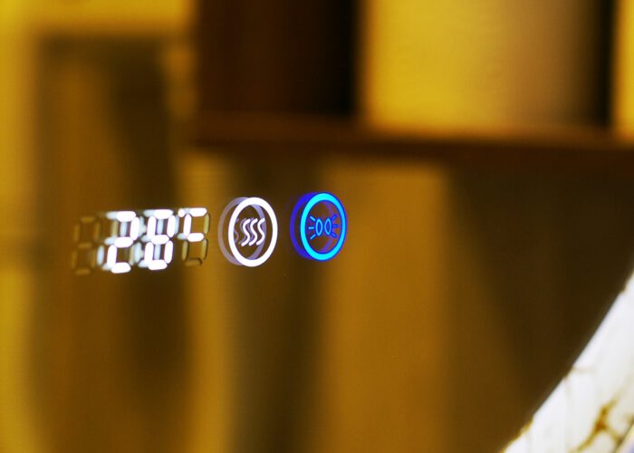 Felújított wellness részleg mosdó, digitális tükör részlet, Xavin Hotel Harkány