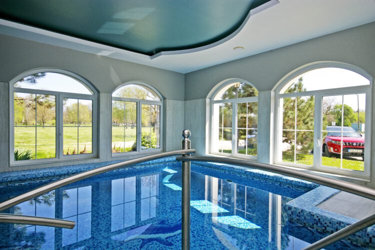 Megújult wellness részleg medence, Xavin Hotel Harkány