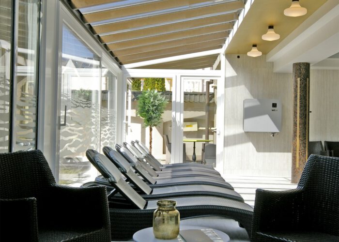 Xavin Hotel felújított wellness részleg - napozóágyak, nyugágyak, pihenő részleg