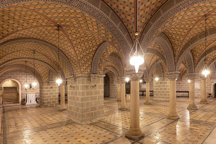 Velünk élő történelem, séta a Pécsi Székesegyház körül és az altemplomban, 2025.11.08. 10:00