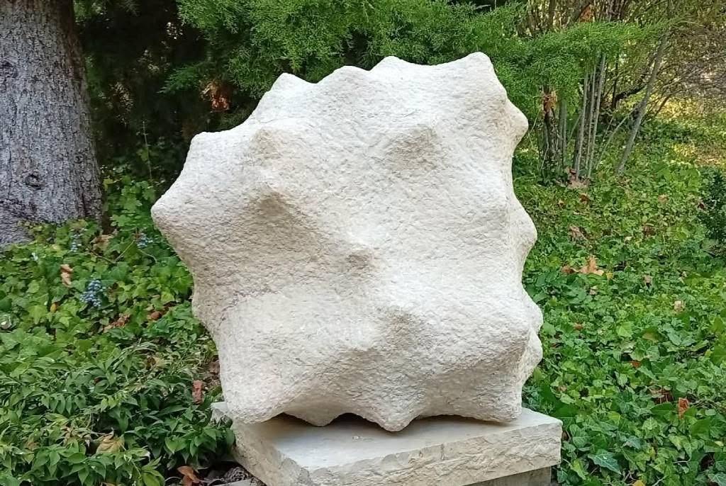 Pintér-kert szobrai a Turizmus Világnapján